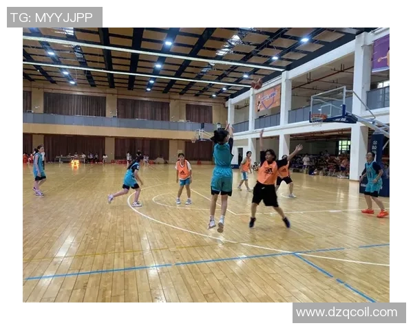 足球明星在跳绳时的高清精彩瞬间展现运动魅力与活力